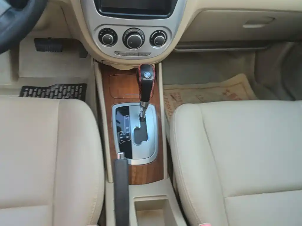 Фото 14 - Buick Excelle