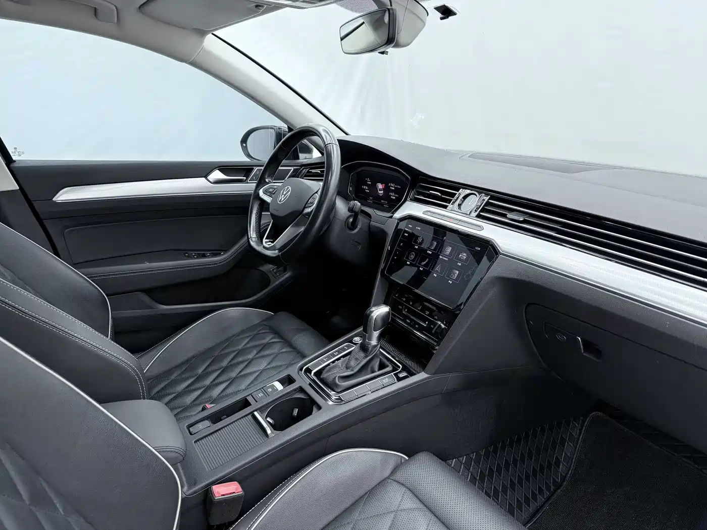 VOLKSWAGEN MAGOTAN GTE PLUG IN HYBRID