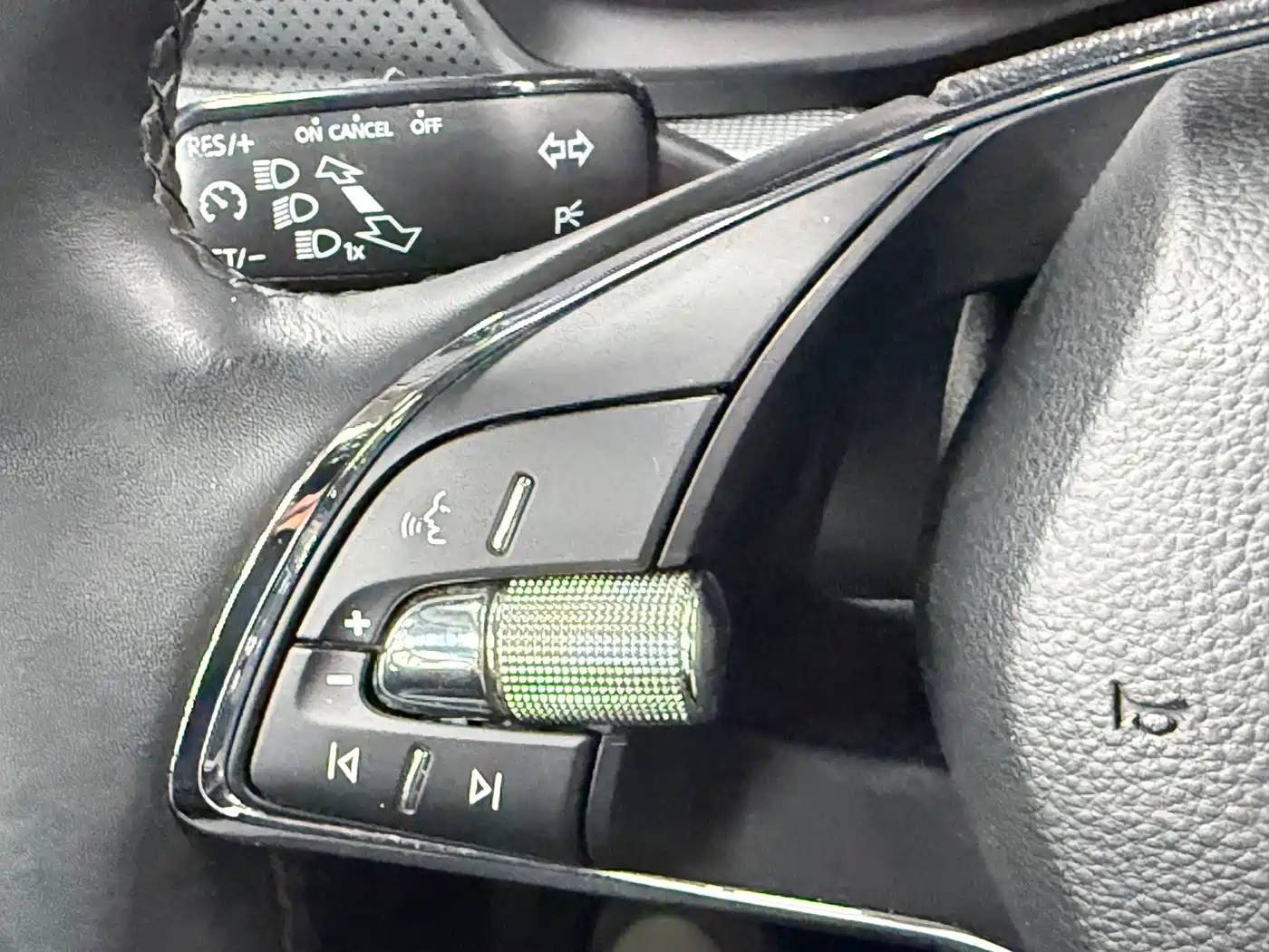 Škoda Octavia 2022 PRO TSI280 Premium Edition фото 11