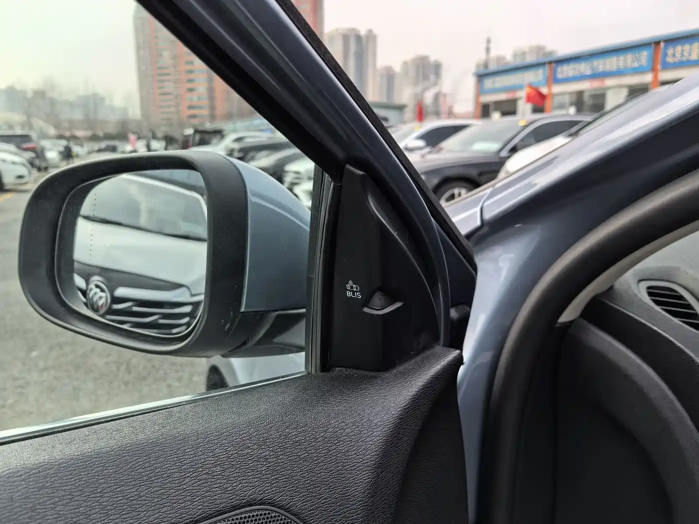 Volvo V40 2018 2018 T3 R-Design Edition