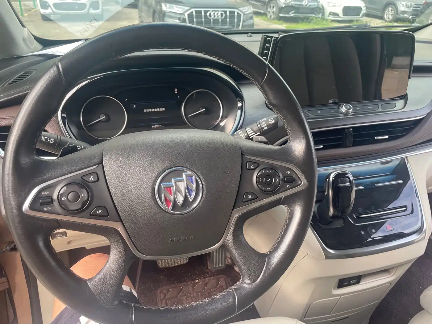 Фото 25 - Buick GL8