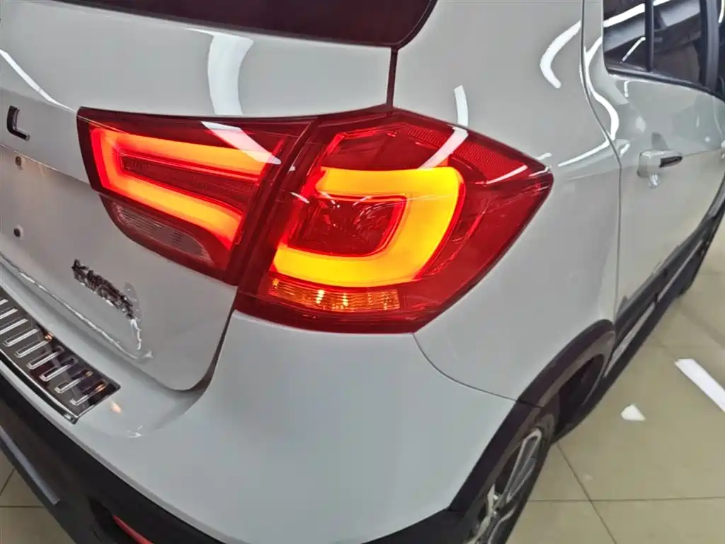 Haval H1 2017 Blue Label 1.5L AMT Standard фото 8