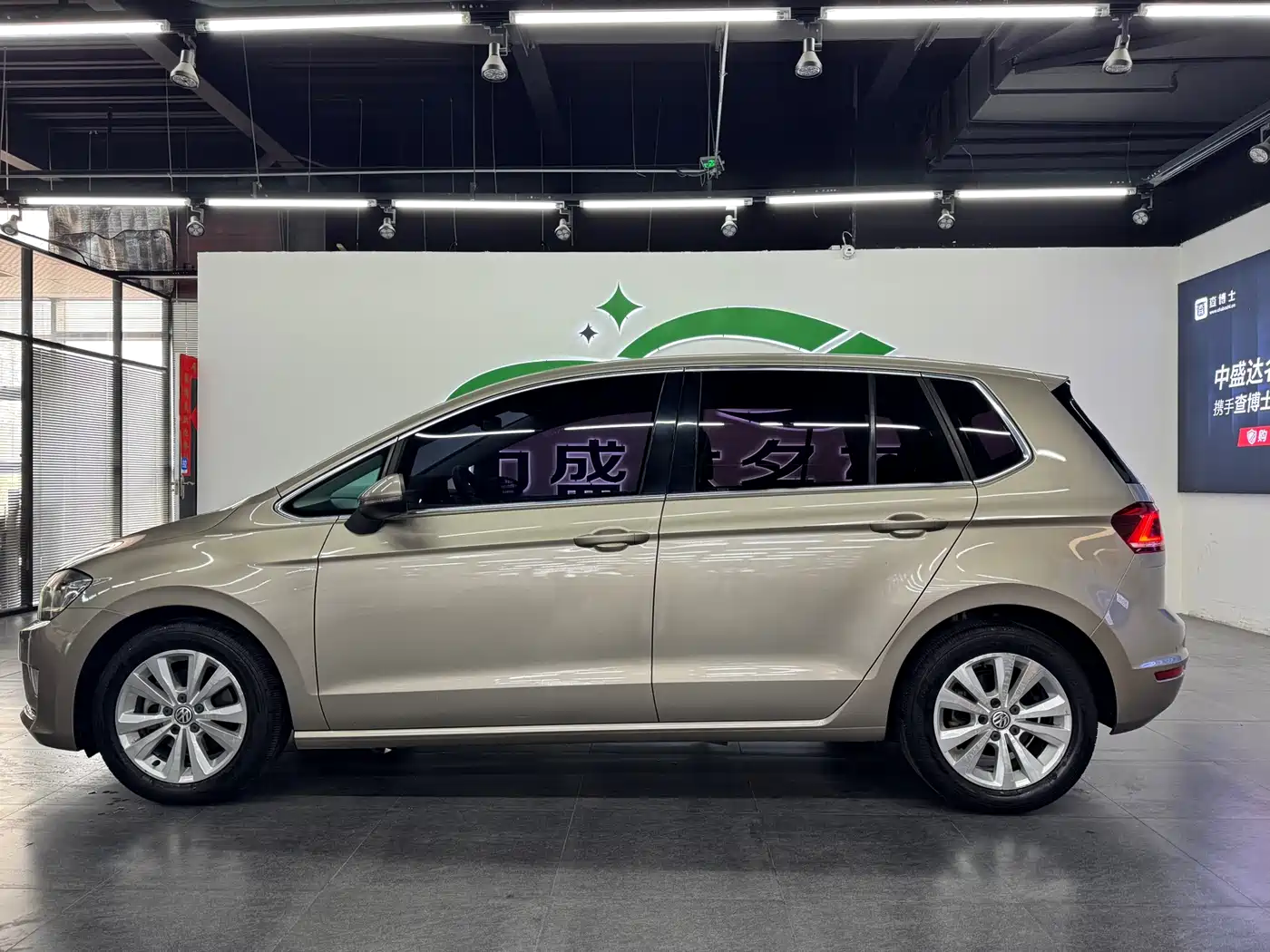 VOLKSWAGEN GOLF*JIAYU