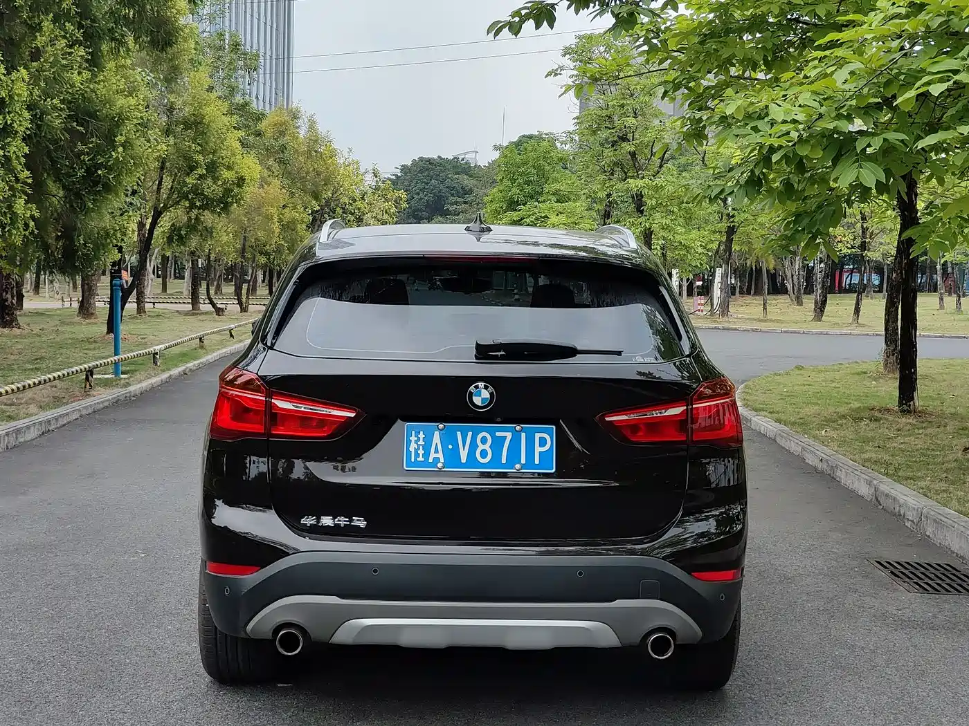 BMW X1 2018 xDrive20Li Premium Model фото 5