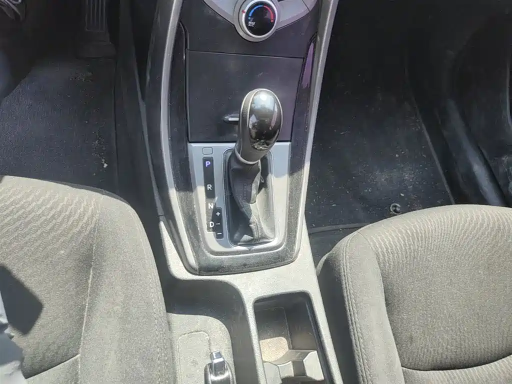 Hyundai Langdong 2016 1.6L Automatic Premium Edition фото 14