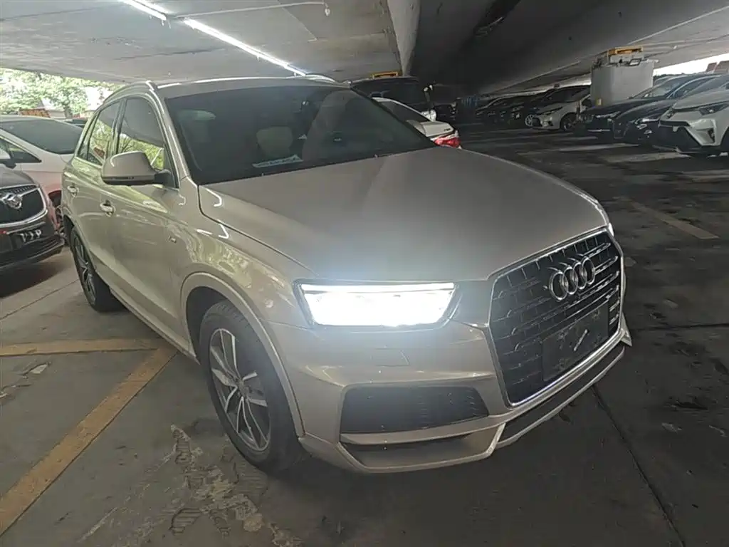 Фото 4 - Audi Q3