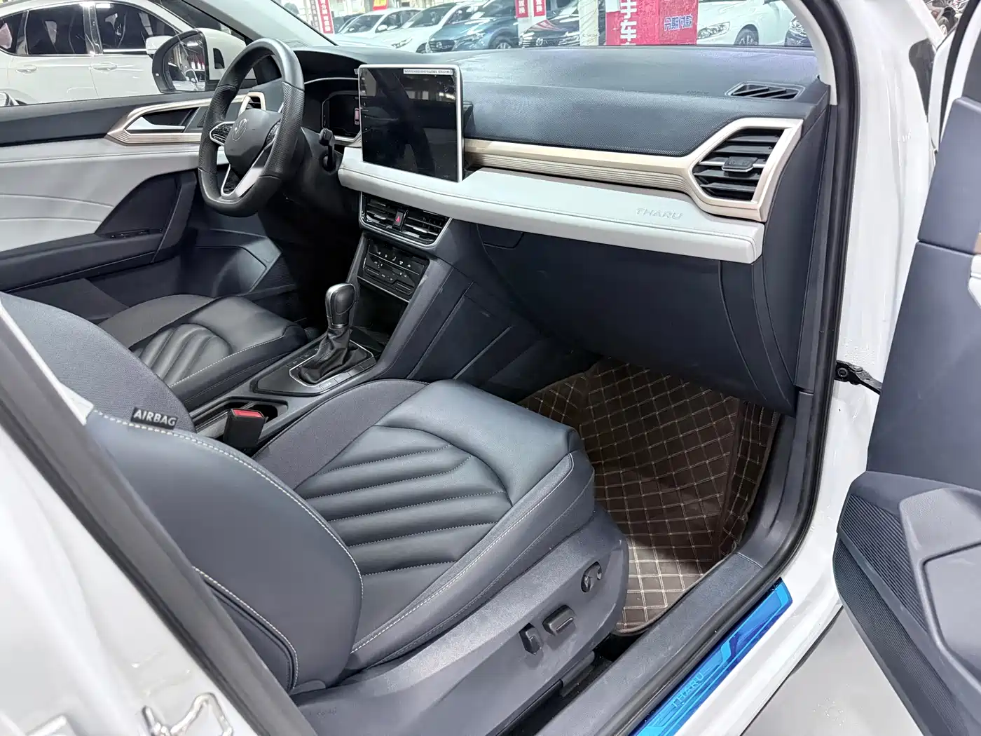 Volkswagen Tharu 2023 300TSI 2WD Moon Premium Edition фото 21
