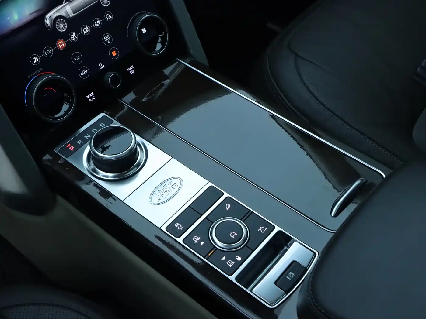Land Rover Range Rover 2021 3.0 L6 Heritage Edition фото 13