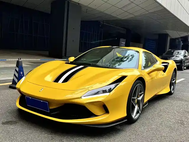 FERRARI F8
