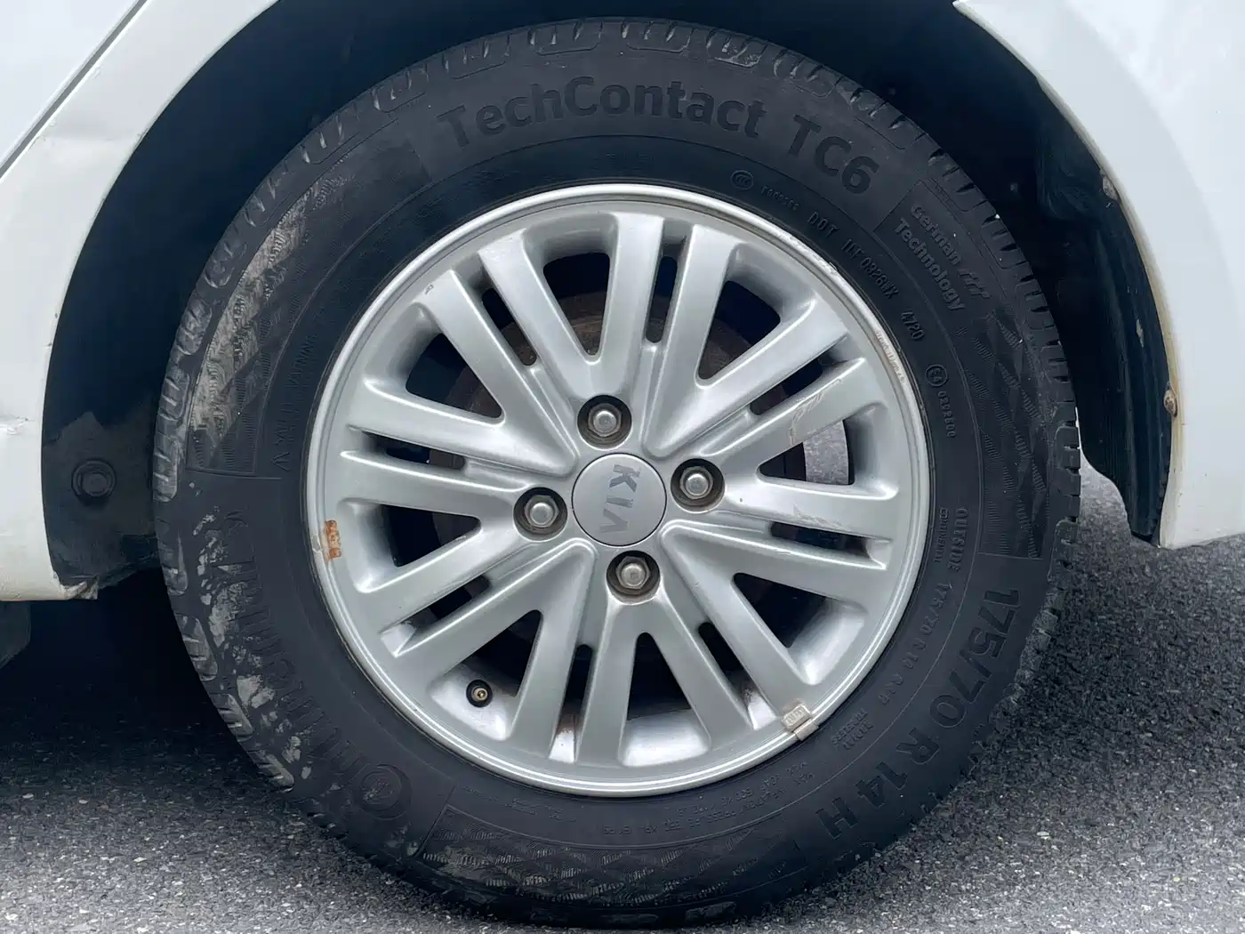 Kia K2 2012 Sedan 1.4L MT GLS Commemorative Edition фото 12