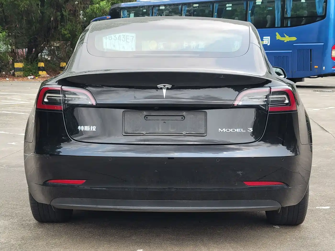 TESLA MODEL 3