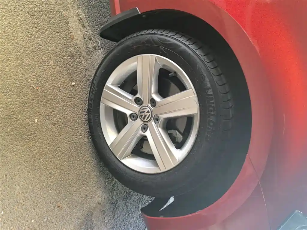 Volkswagen Golf 2017 230TSI Auto Comfort Millionth Anniversary Edition фото 23