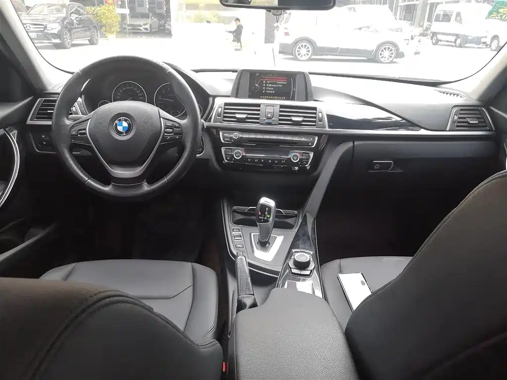 BMW 3 Series 2017 320Li Fashion фото 10