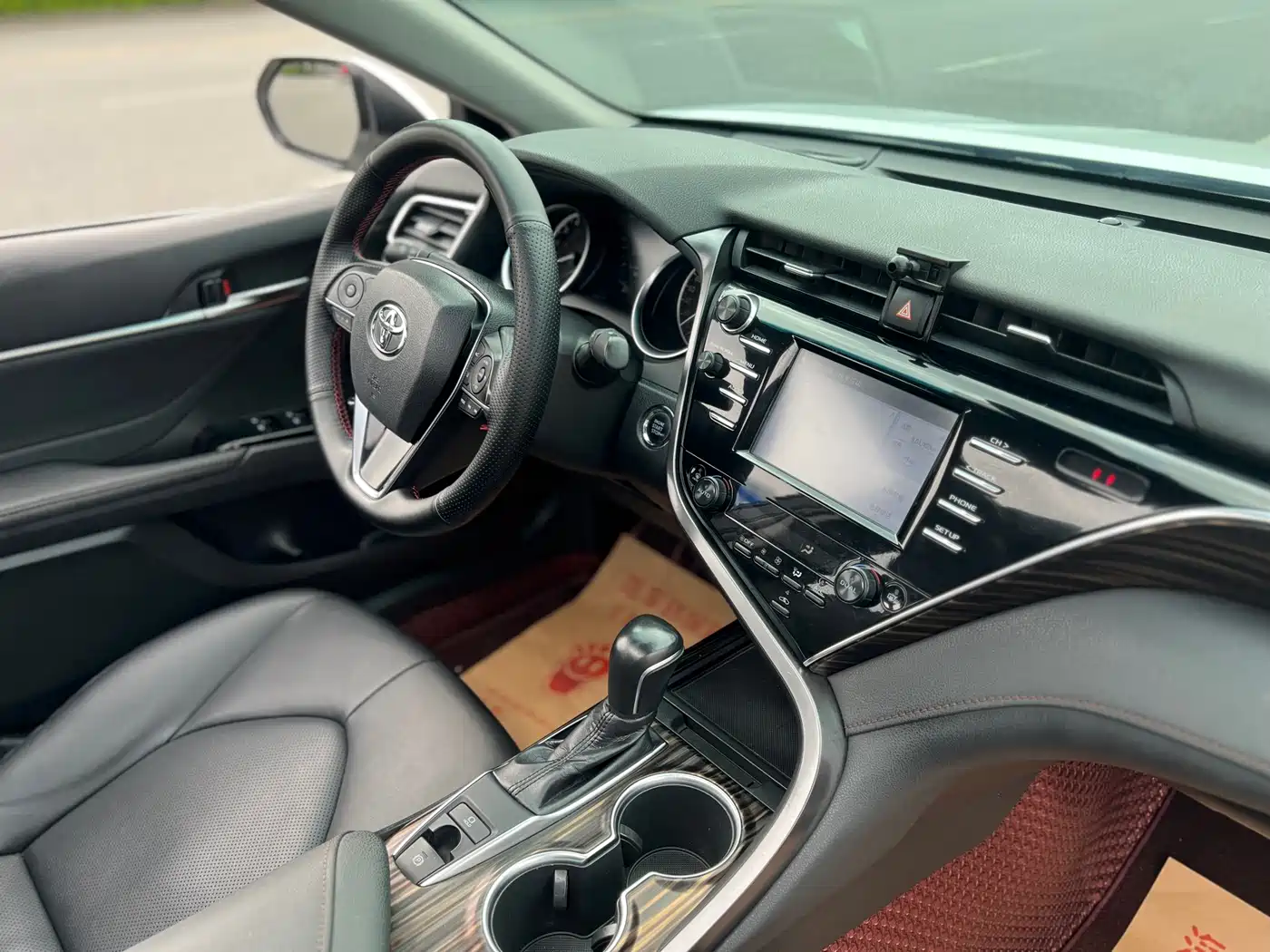 Toyota Camry 2018 2.0G Luxury Edition фото 10