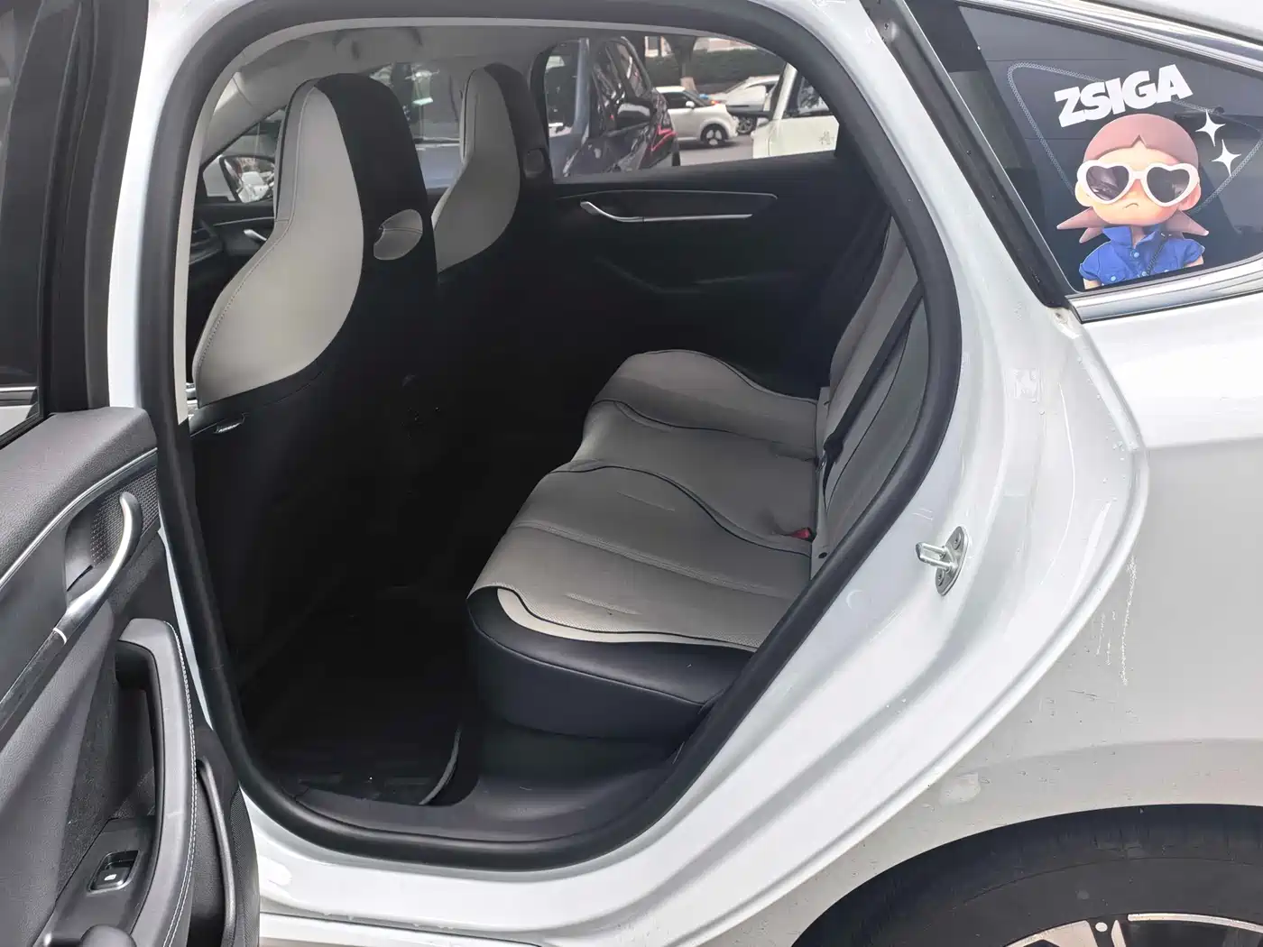 BYD Destroyer 05 2024 Glory Edition DM-i 120KM Luxury фото 4