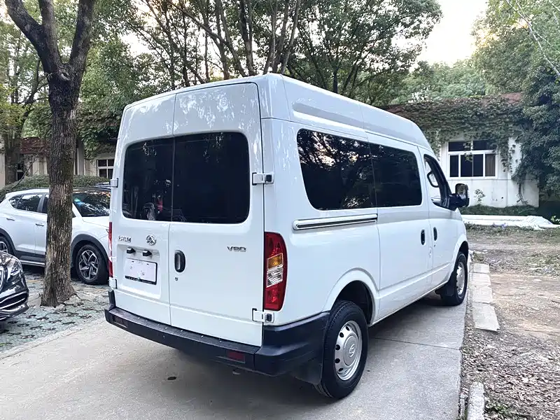 SAIC Maxus Xintu V80 2019 Model 2.5T Classic 6-speed manual Aoyuntong short wheelbase ultra-low roof 5/6-seater фото 18