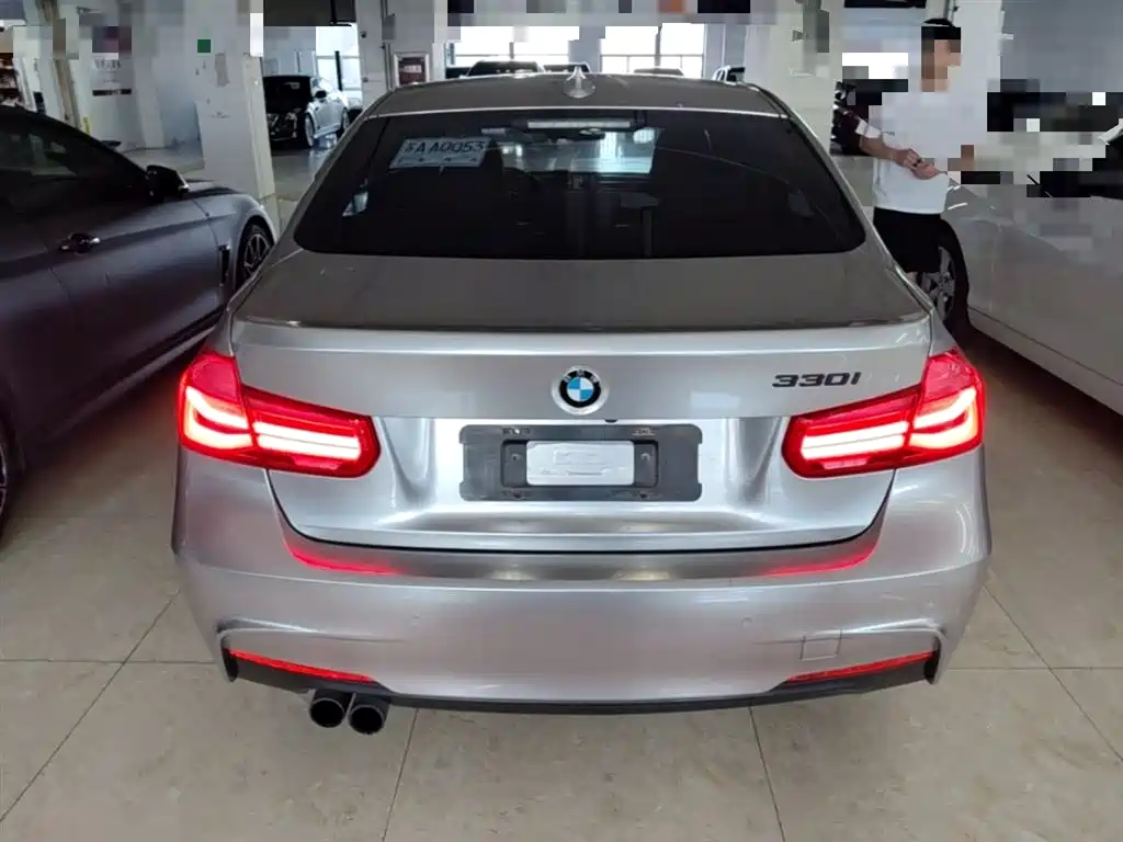 BMW 3 Series 2017 320i M Sport фото 6