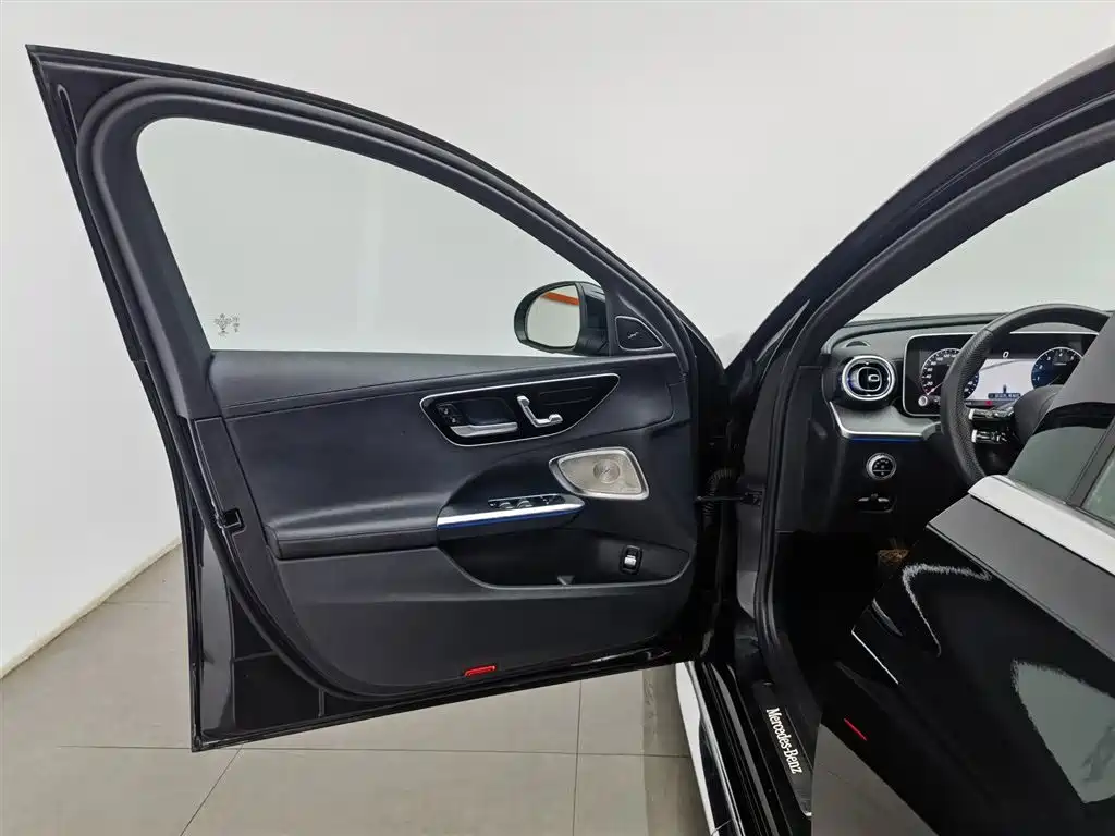 Mercedes-Benz C-Class 2023 C 260 L Sport фото 8