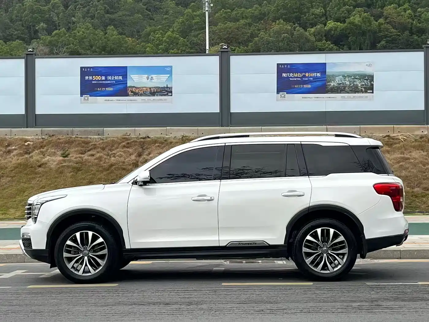 GAC Trumpchi Trumpchi GS8 2017 320T 2WD Luxury Smart Connect (7-seater) фото 4