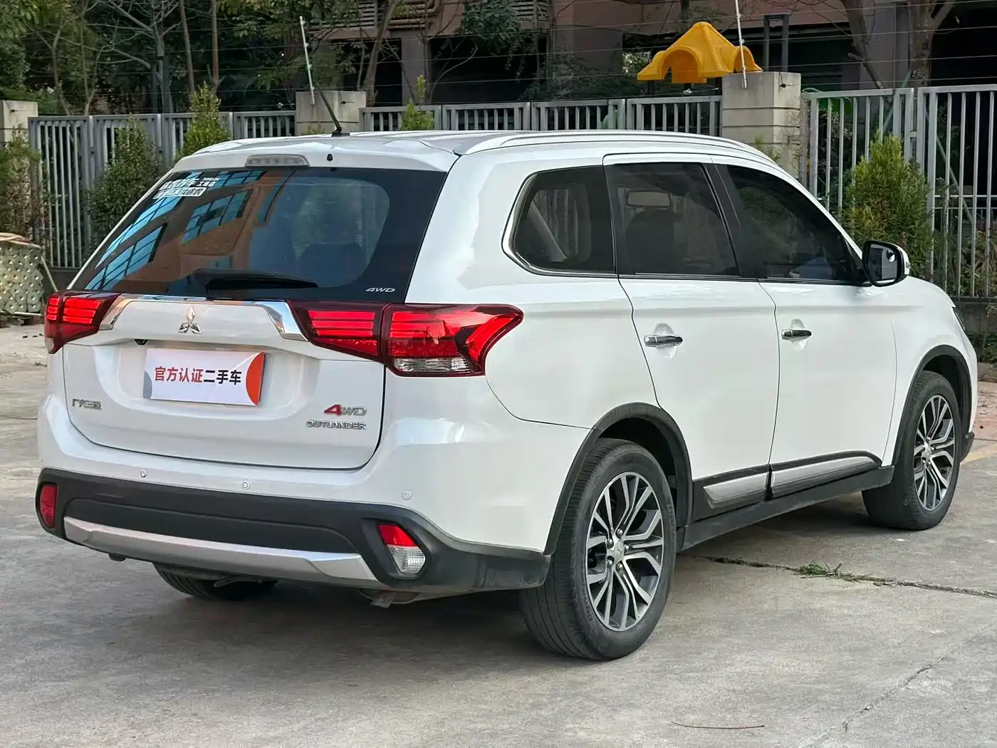 Mitsubishi Outlander 2017 2016 2.4L 4WD Elite Edition 5-seater