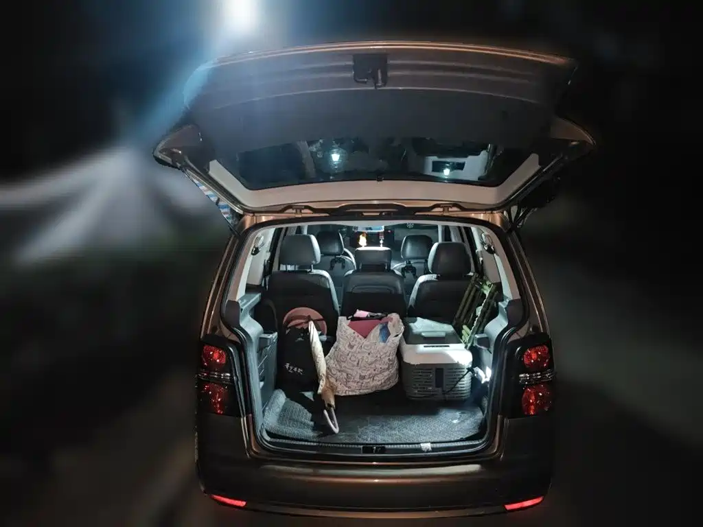 Фото 16 - Volkswagen Touran