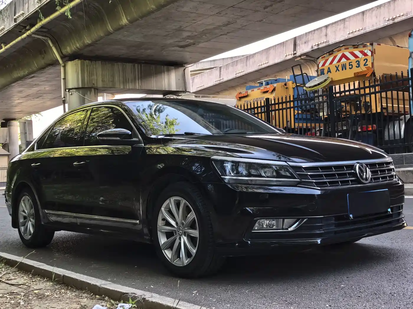 Volkswagen Passat 2017 330TSI DSG Prestige фото 4