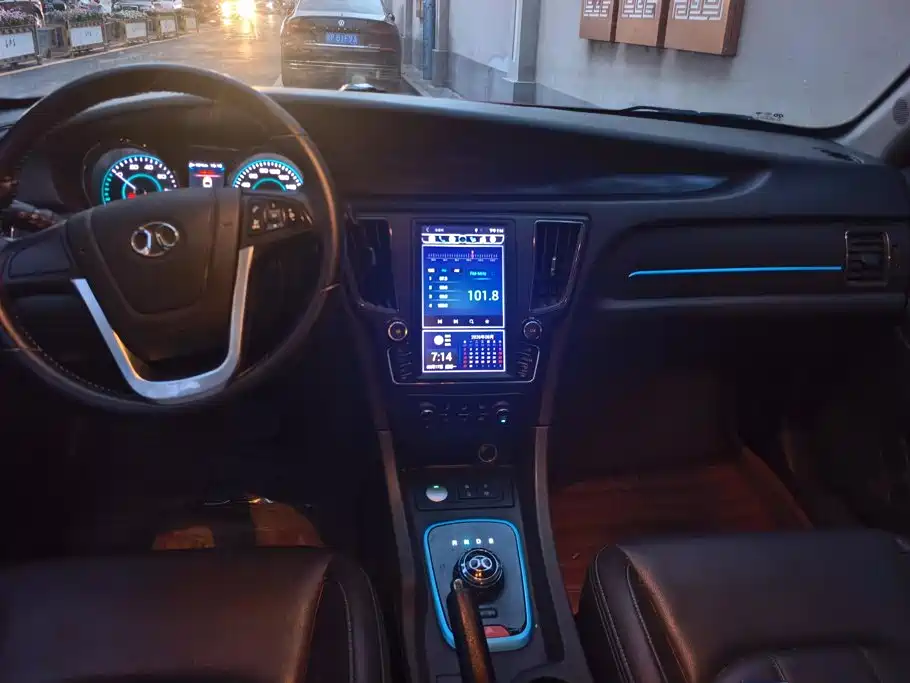 BAIC New Energy BAIC EU Series 2017 2017 EU400 Joy Edition