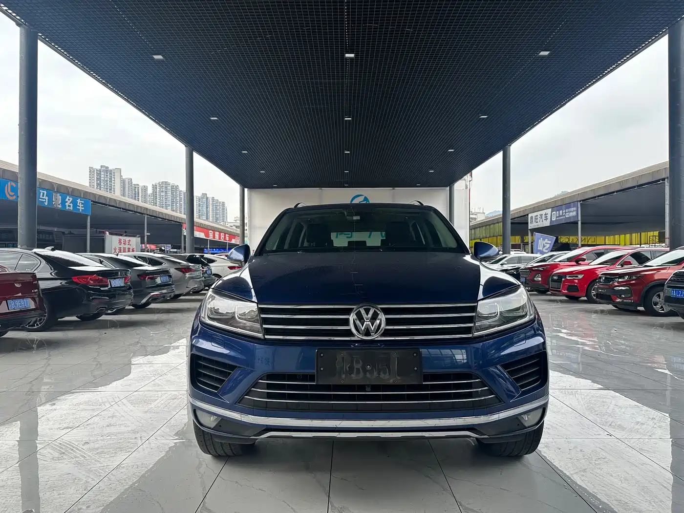 VOLKSWAGEN TOUAREG