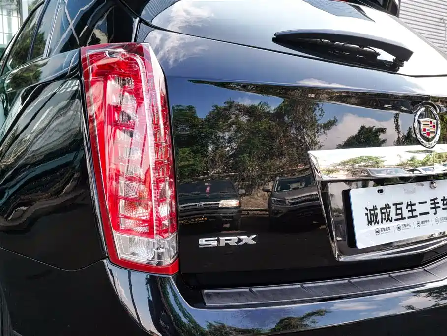 Cadillac SRX 2014 3.0L Elite Model фото 22