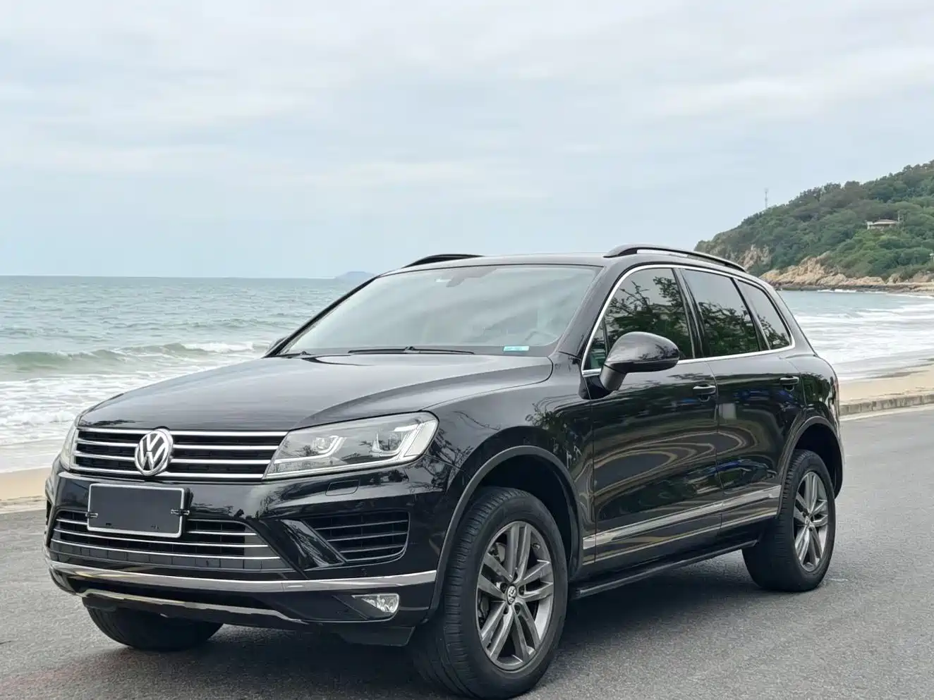 Volkswagen Touareg 2017 3.0TSI Explorer Edition фото 3