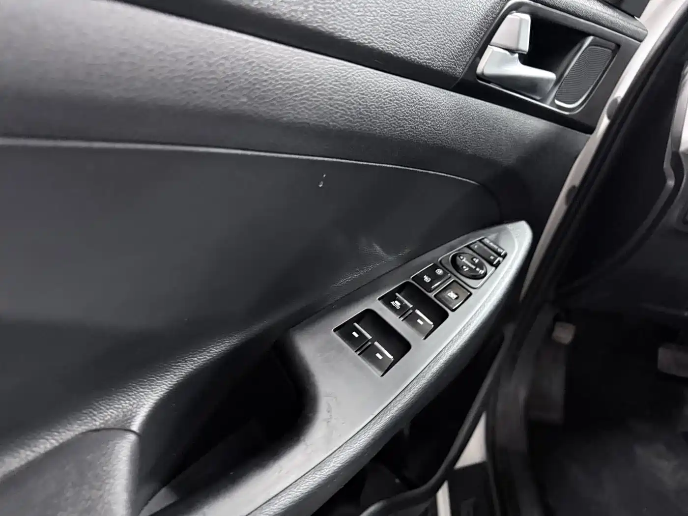 Hyundai Tucson 2015 1.6T Dual Clutch 2WD Leading фото 7