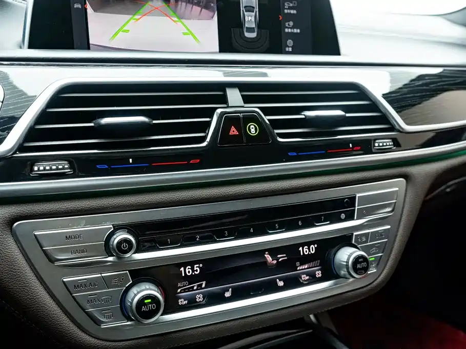 BMW 7 Series 2021 Model 730Li M Sport Package фото 21