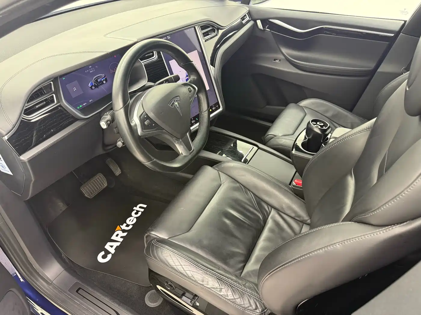 TESLA MODEL X