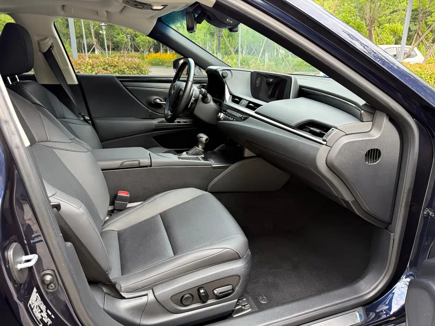 Lexus ES 2020 Model 300h Excellence Edition фото 10