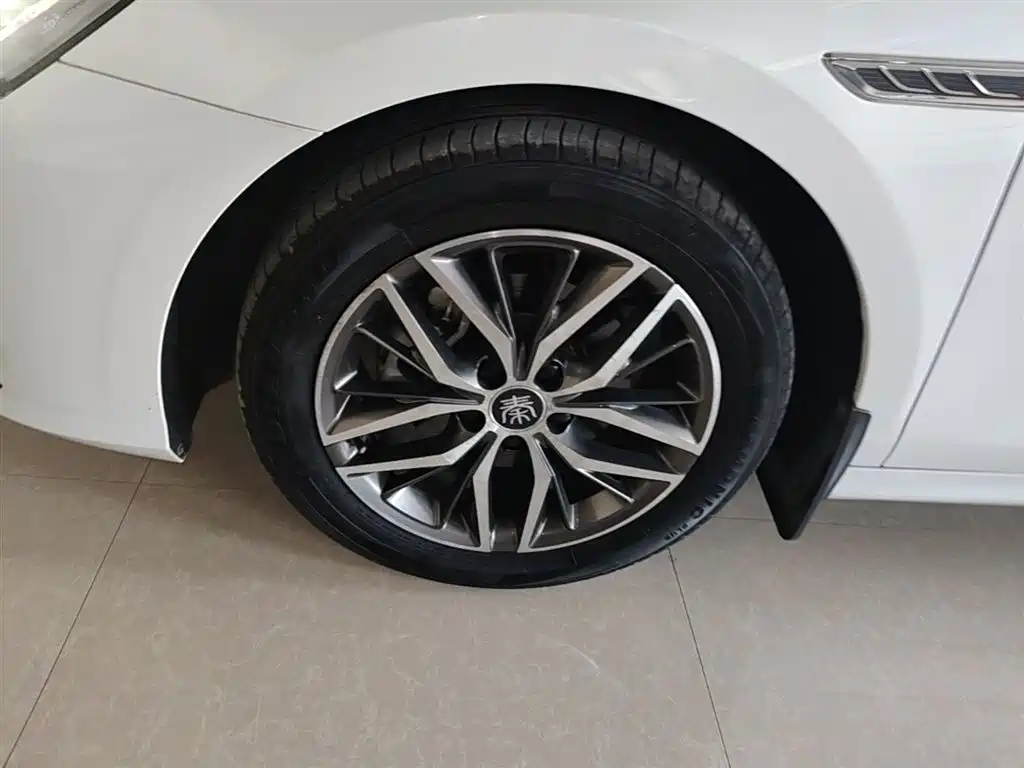 BYD Qin PLUS 2021 DM-i 55KM Flagship фото 23