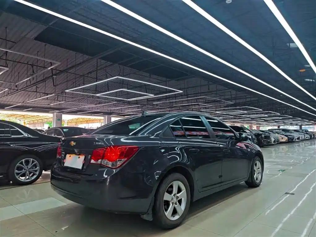 Chevrolet Cruze 2013 Model 1.8L SX AT фото 7