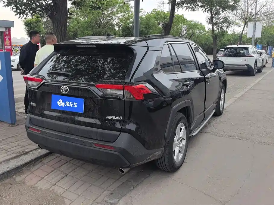 Toyota RAV4 Rongfang 2024 2.0L CVT FWD Urban Edition фото 3