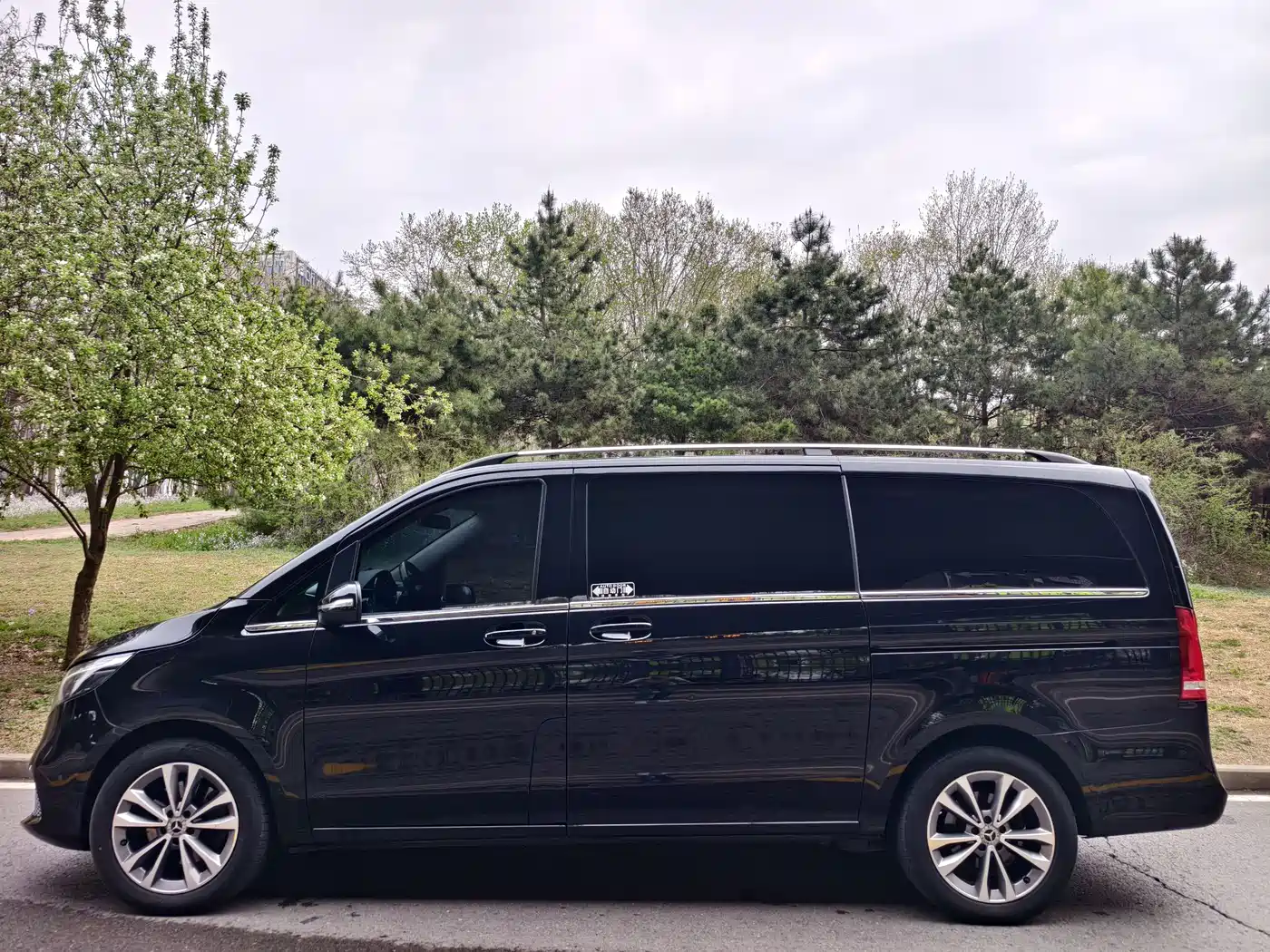 MERCEDES-BENZ V CLASS