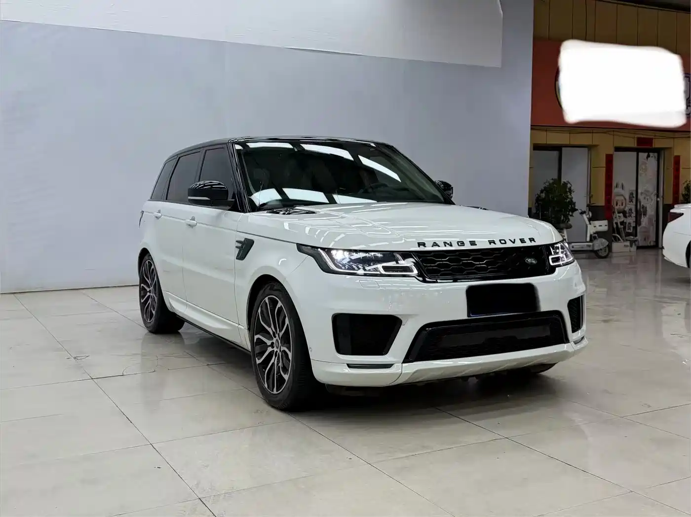Land Rover Range Rover Sport 2022 3.0 L6 Gloss Black Edition фото 3