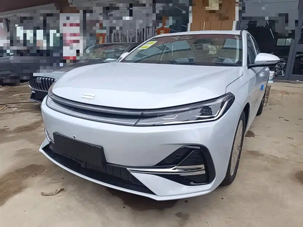 Geely Galaxy Galaxy A7 2025 EM-i 150km Premium Edition фото 2