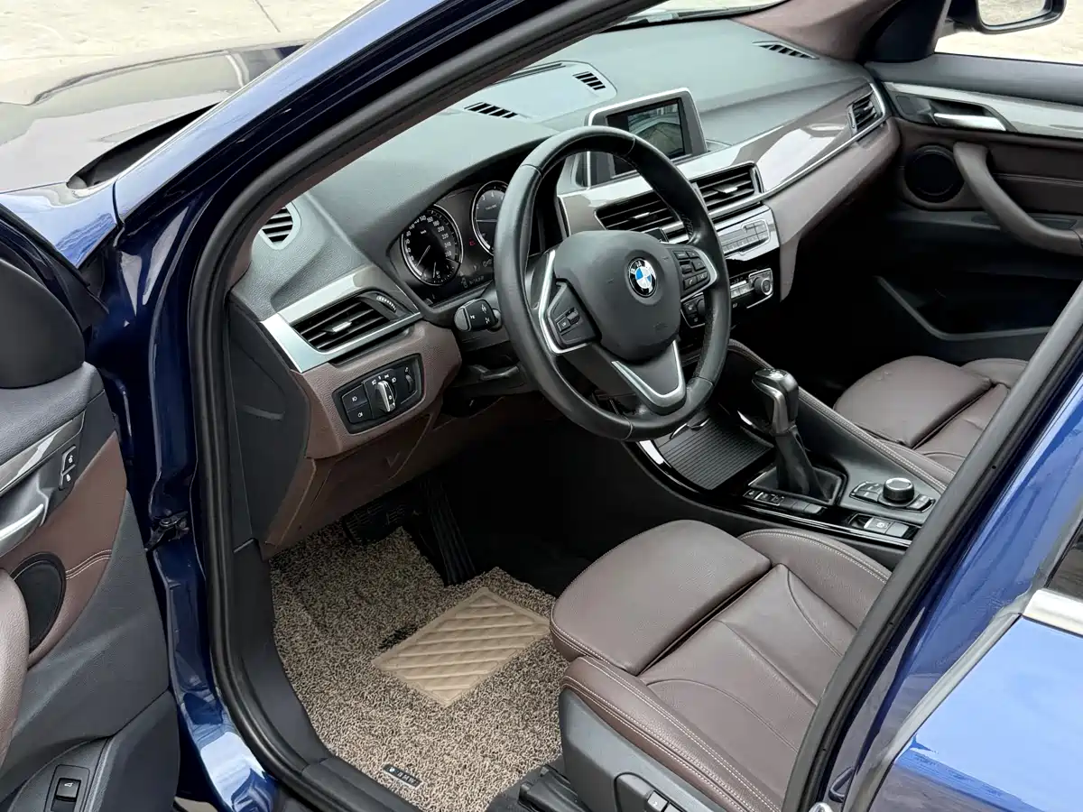 BMW X1 2018 sDrive18Li Premium Model фото 6