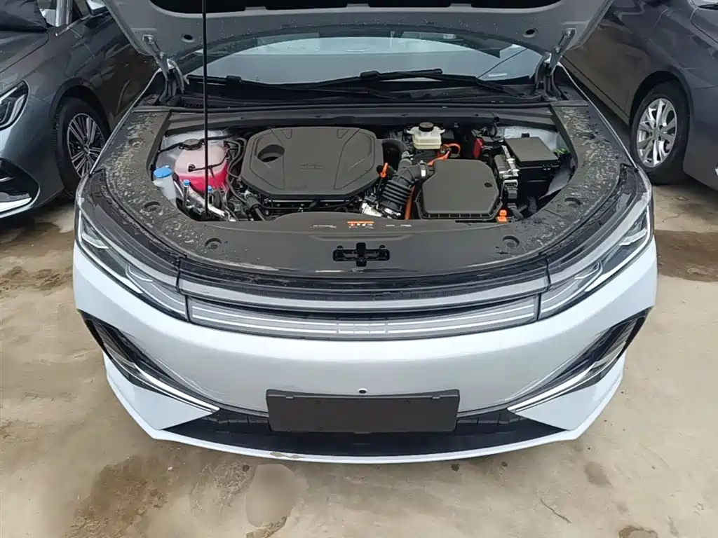 Geely Galaxy Galaxy A7 2025 EM-i 150km Premium Edition фото 20