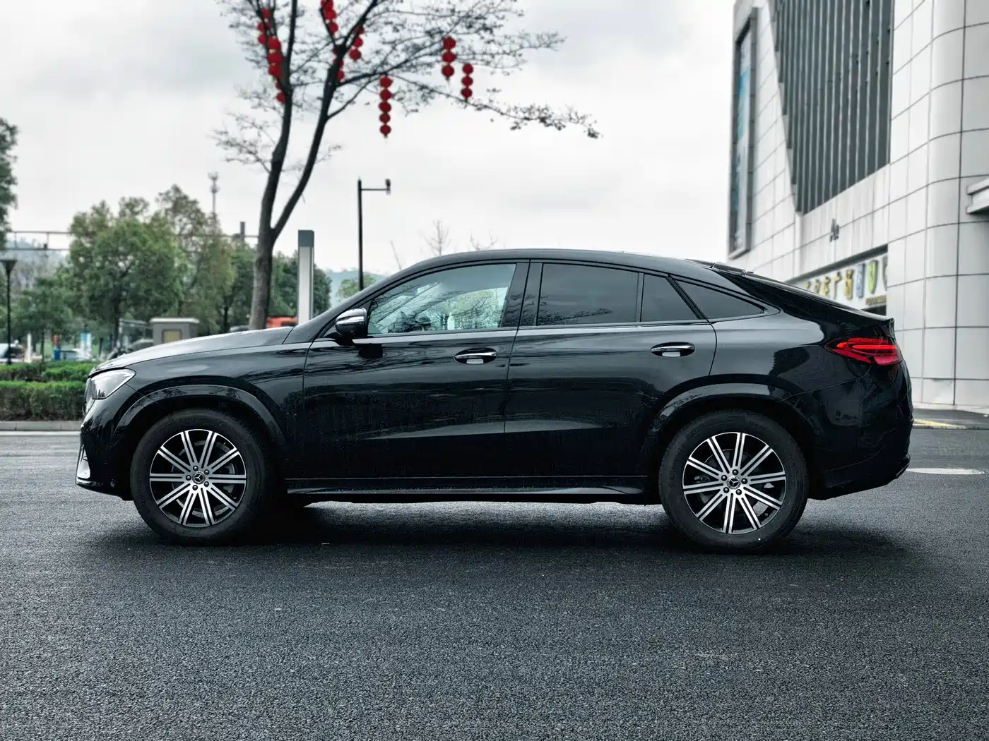 Mercedes-Benz GLE Coupe 2024 GLE 350 4MATIC Coupe SUV Luxury фото 7