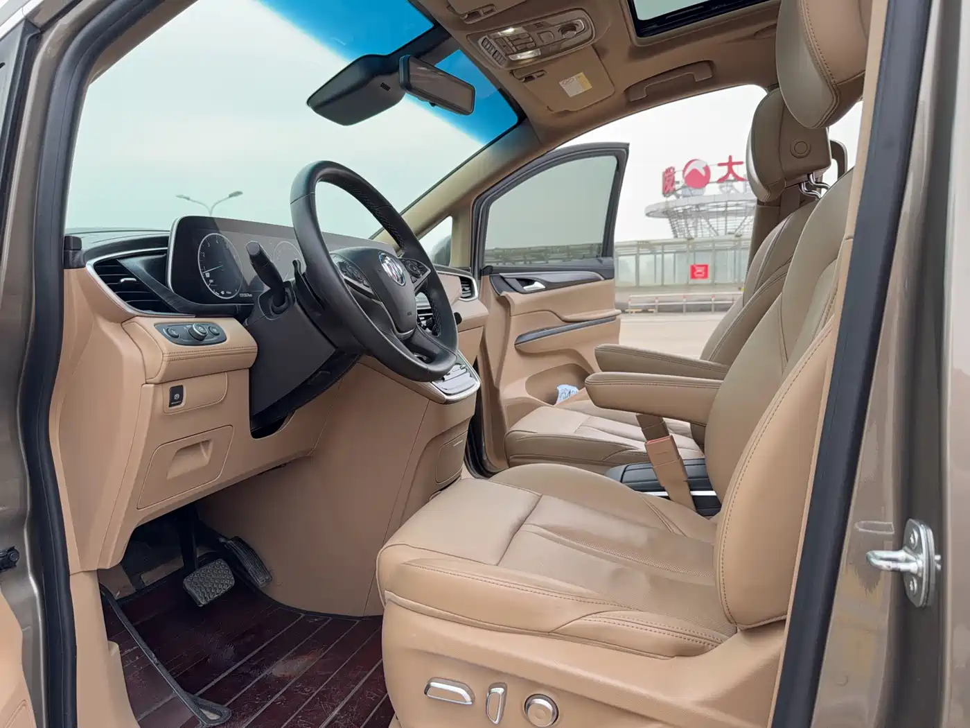 Buick GL8 2021 ES Landlord 653T Luxury фото 10