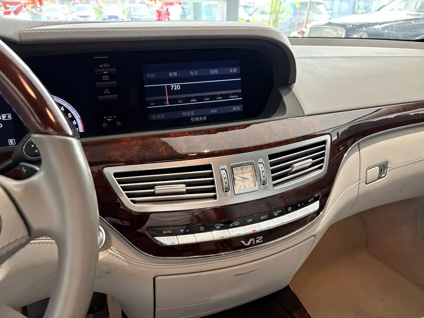 Mercedes-Benz S-Class 2011 2010 S 600 L