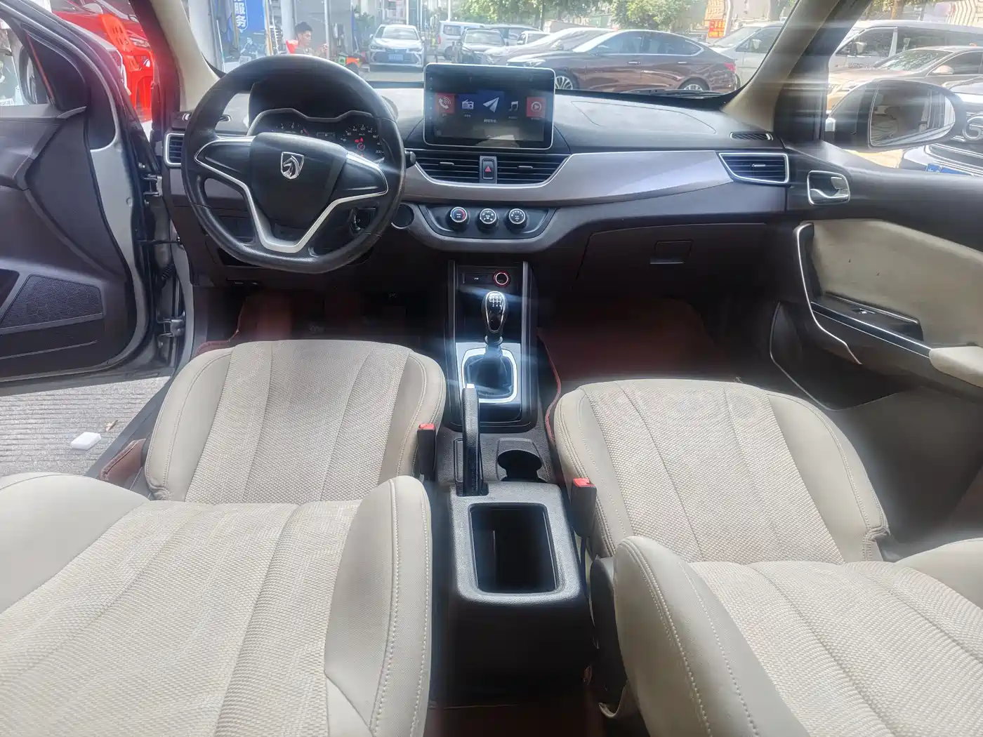 Baojun 310W 2017 2017 1.5L Manual Comfort China V