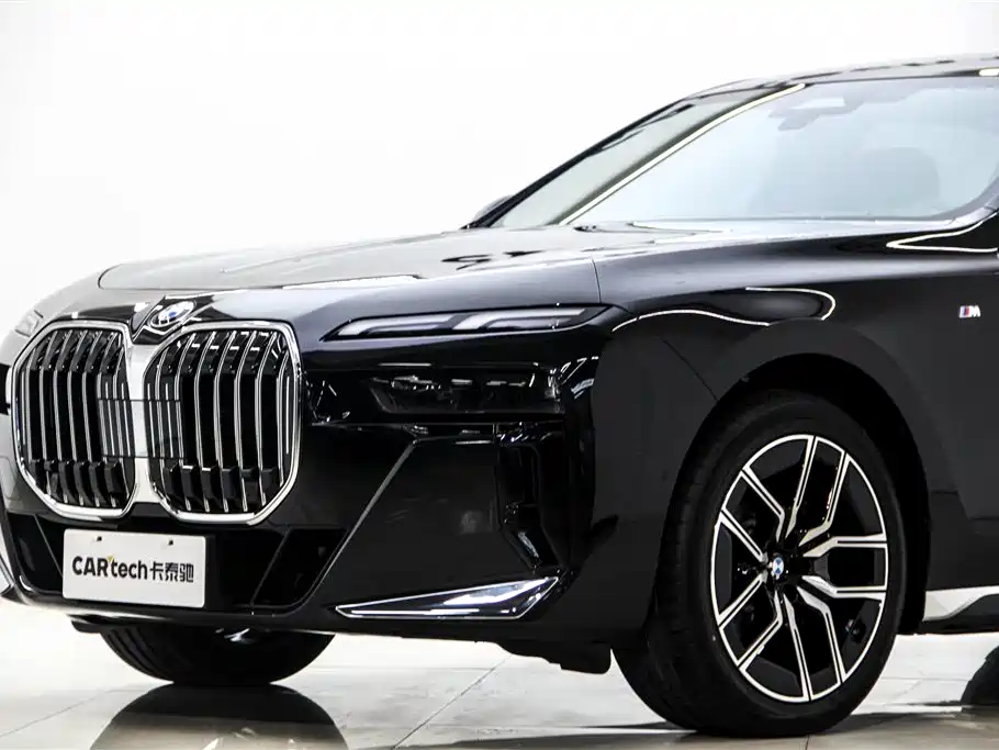 BMW 7 Series 2023 Model 735Li M Sport Package фото 8