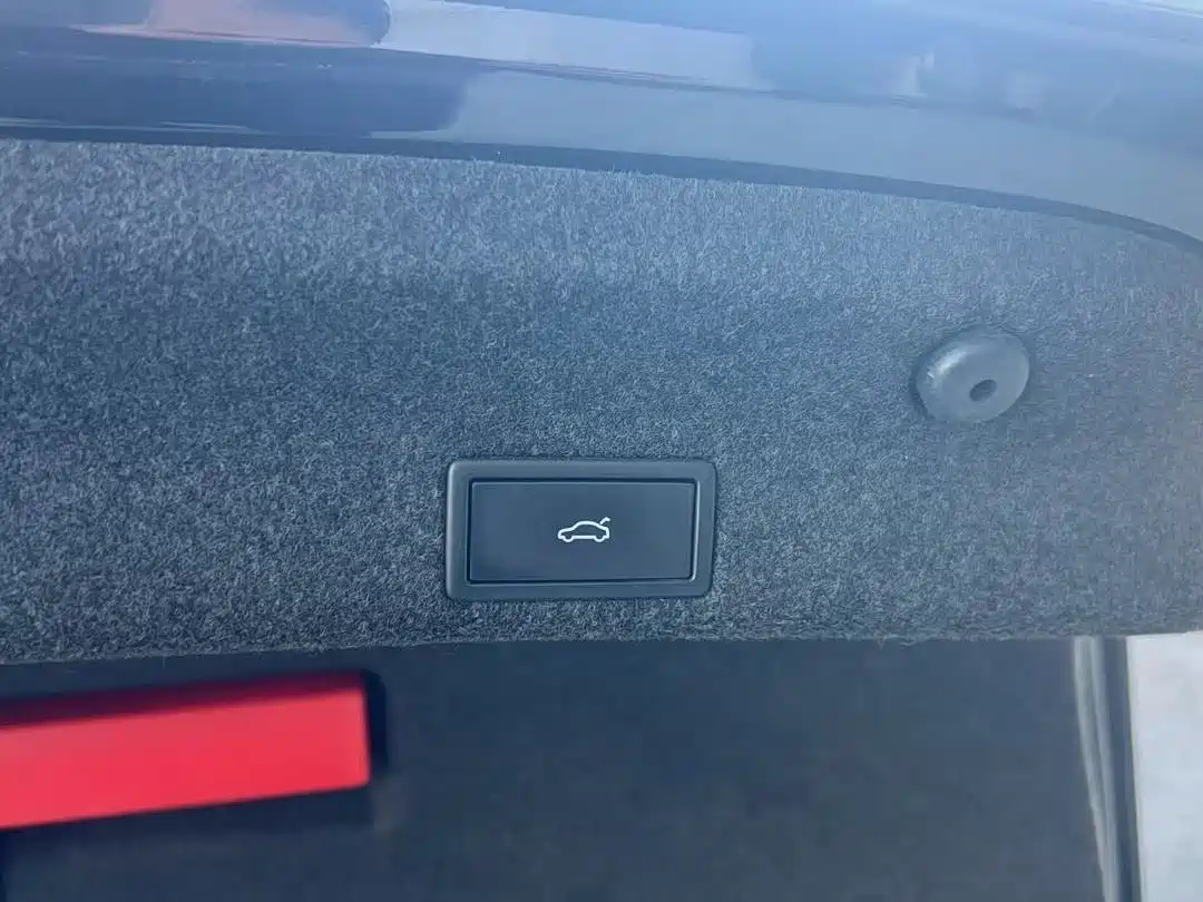 VOLKSWAGEN MAGOTAN GTE PLUG IN HYBRID