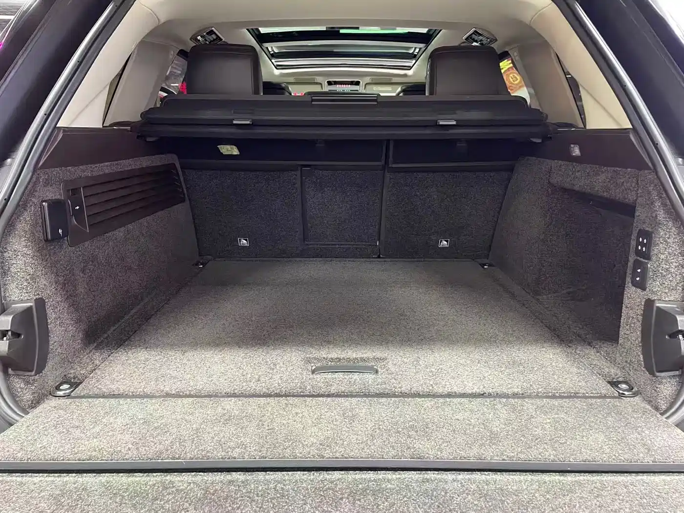 Land Rover Range Rover 2020 3.0 L6 Heritage Extended Edition фото 15