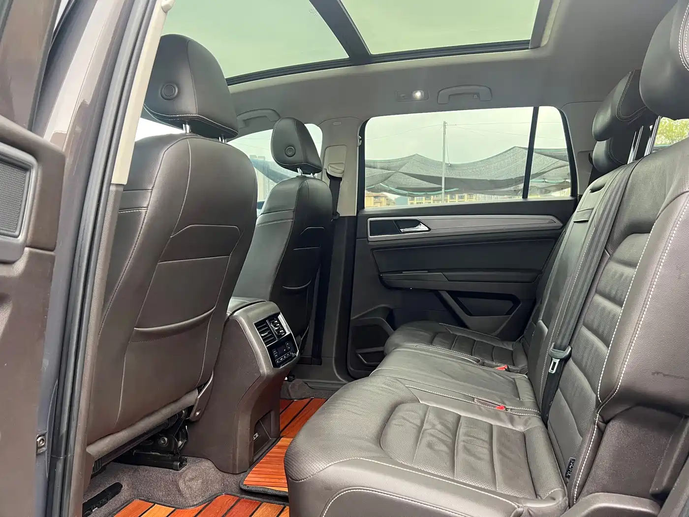 Volkswagen Teramont 2017 530 V6 4WD Luxury Edition фото 6